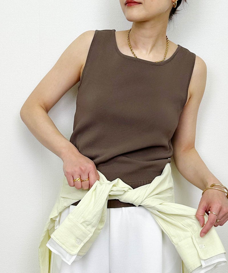 model：H164　着用サイズ：M　ブラウン　クルーネック前