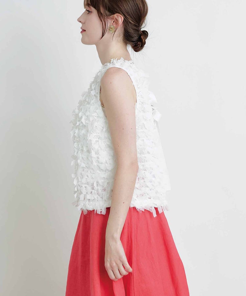 model：H160　着用サイズ：M　オフホワイト　リボン後ろ