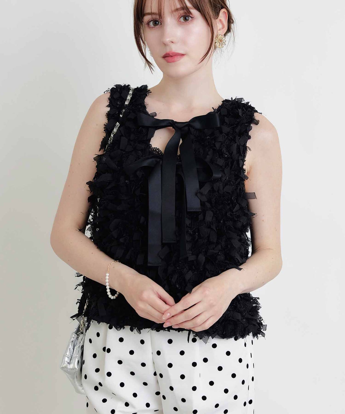 model：H160　着用サイズ：M　ブラック　リボン前