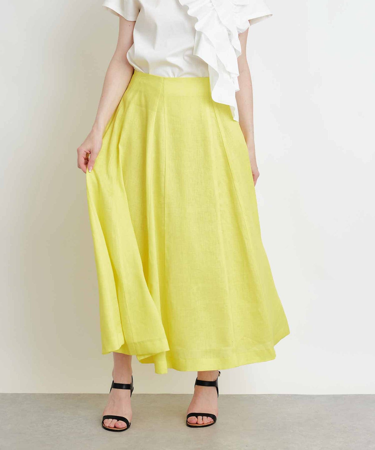 model：H160　着用サイズ：M　イエロー