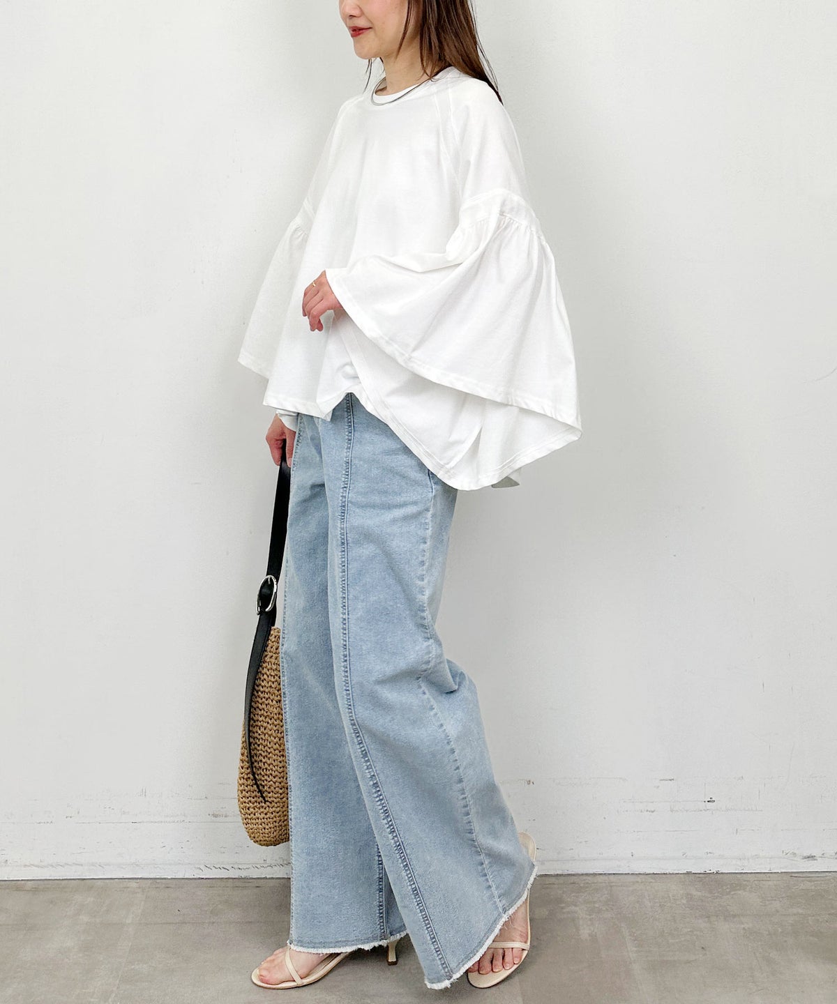 model：H164　着用サイズ：M　オフホワイト