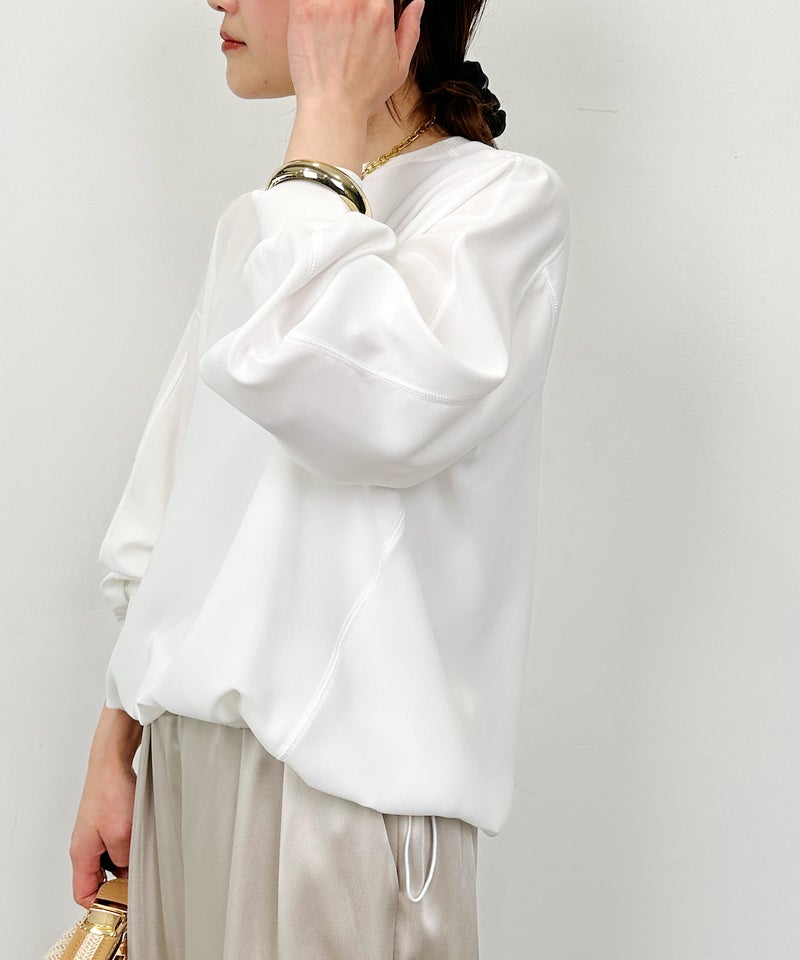 model：H164　着用サイズ：M　オフホワイト