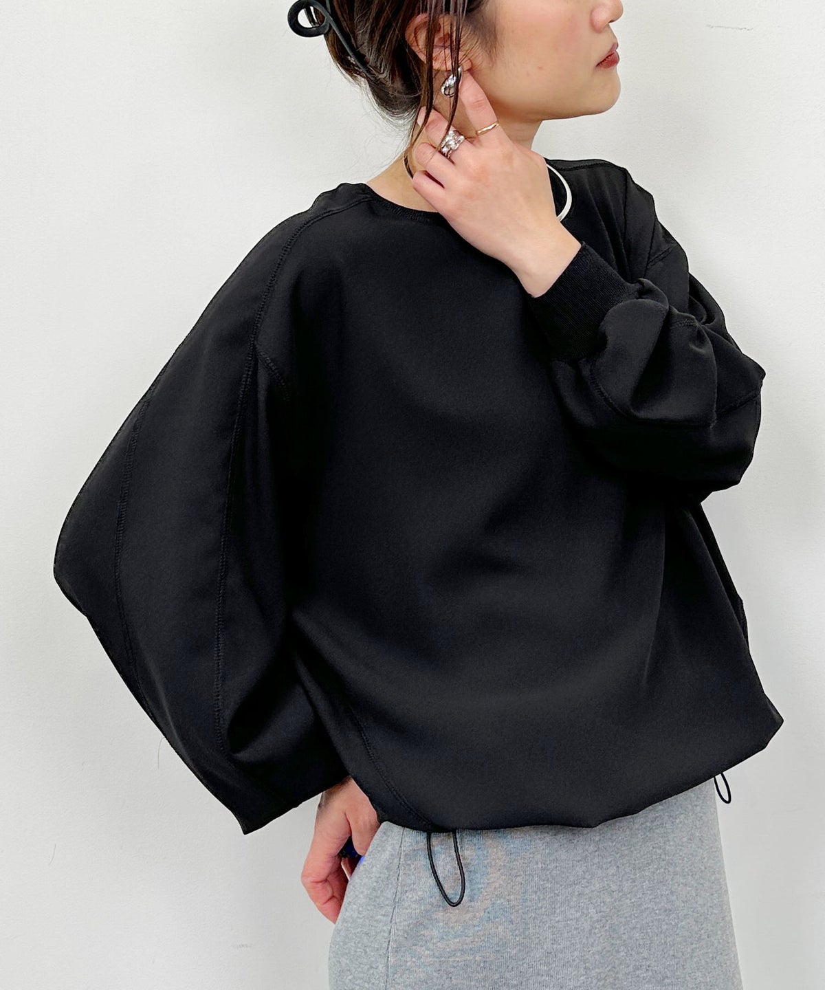 model：H164　着用サイズ：M　ブラック