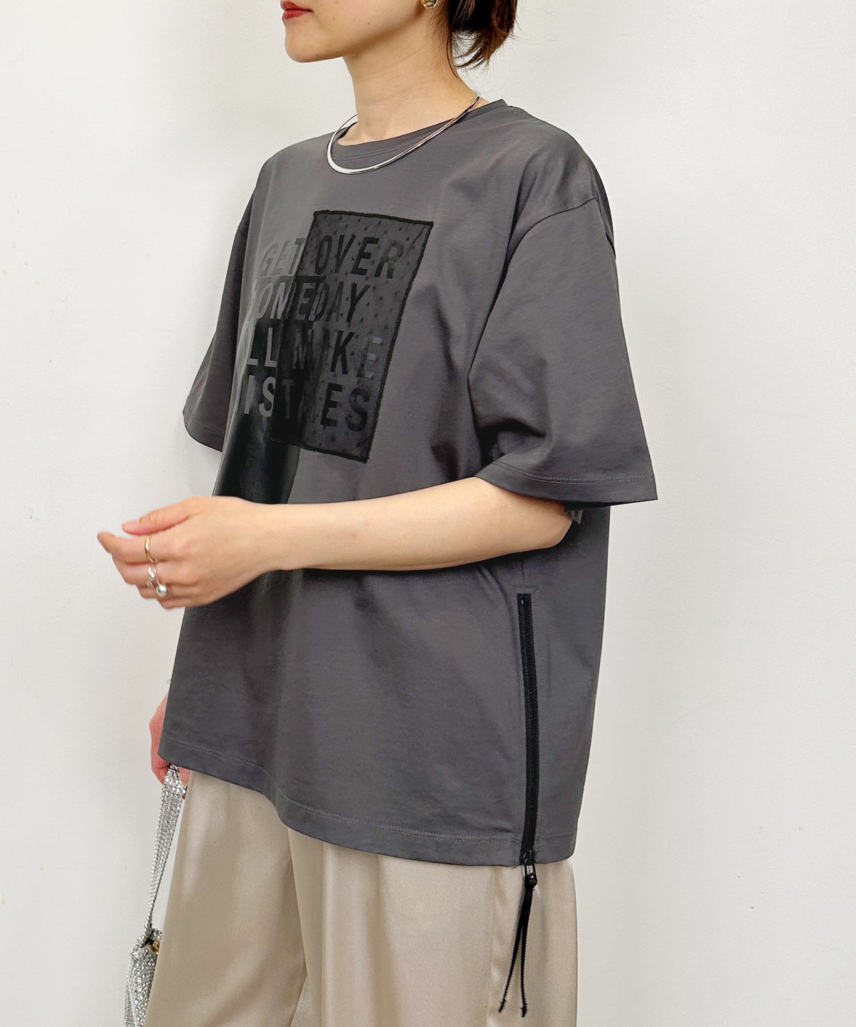 model：H164　着用サイズ：M　チャコールグレー