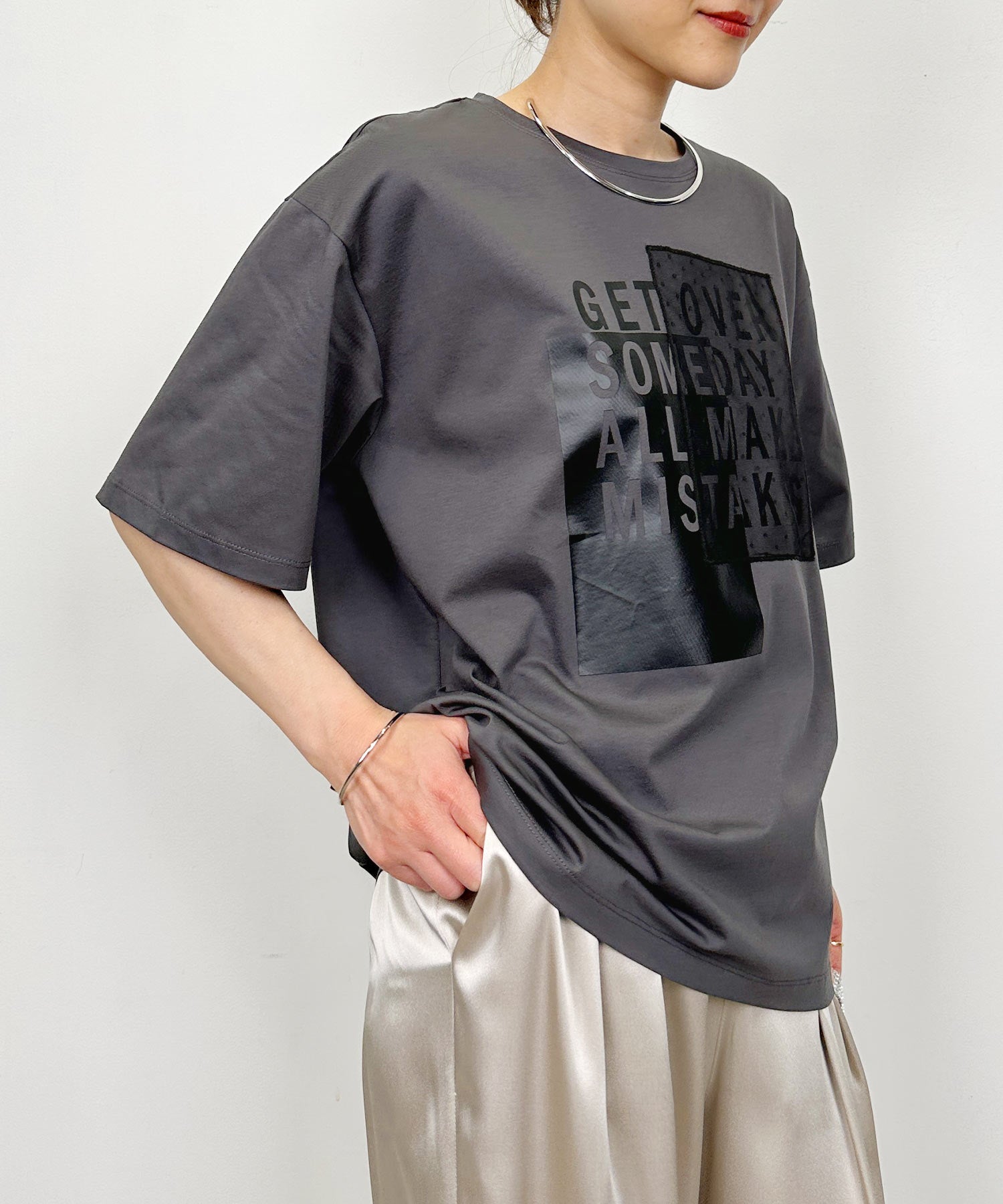 サイドファスナーロゴプリントTシャツ | PICCIN (ピッチン) 公式通販