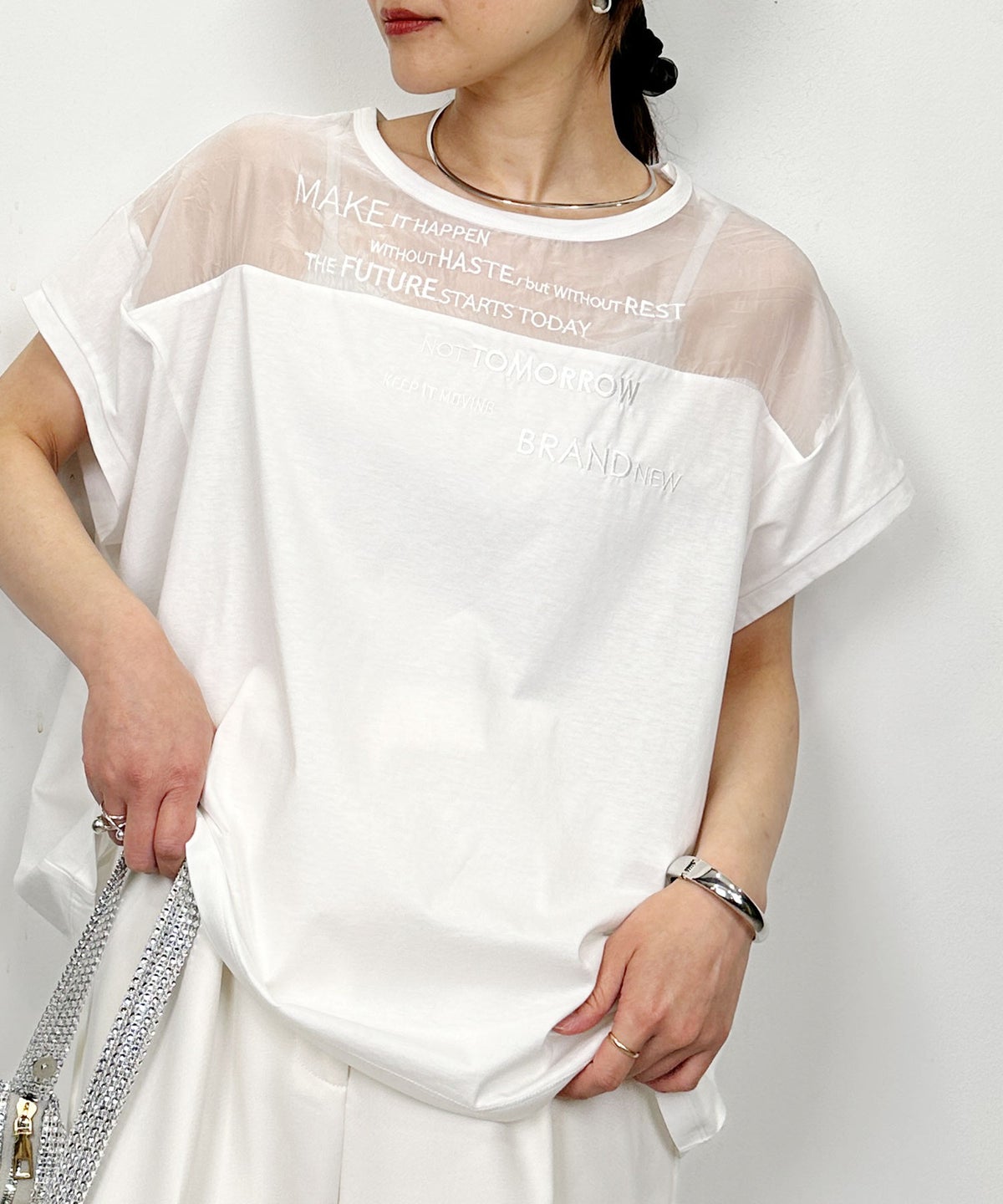 model：H164　着用サイズ：M　オフホワイト