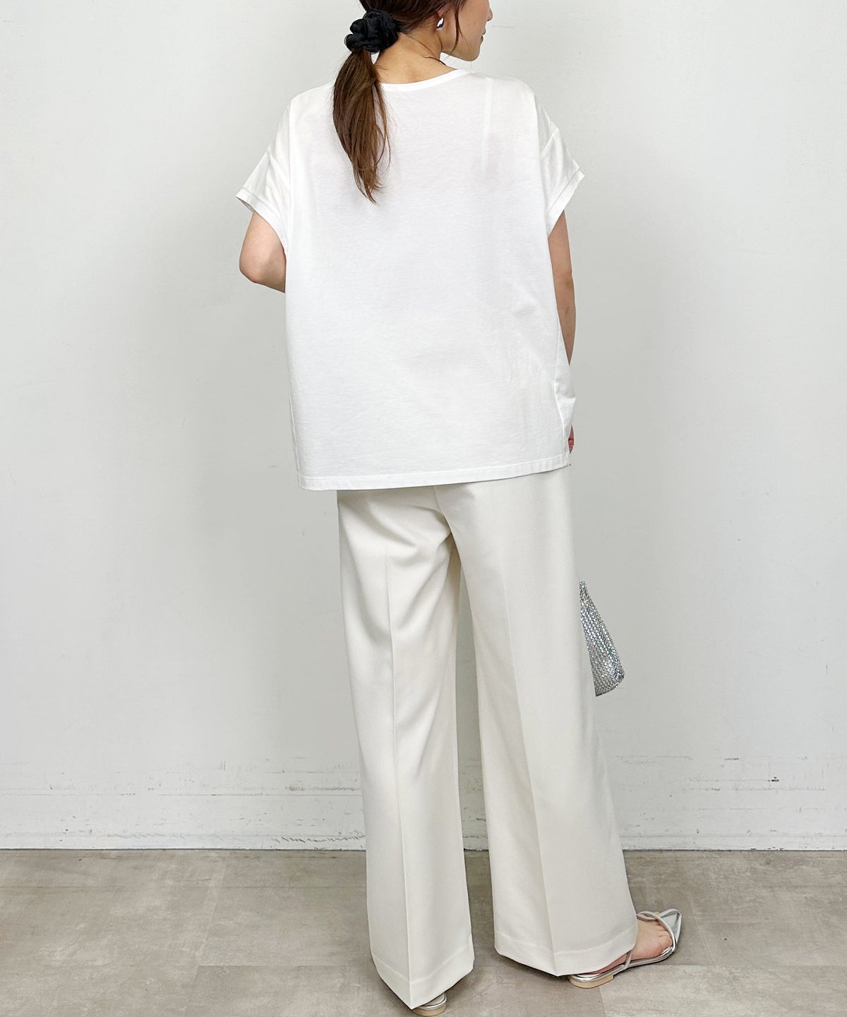 model：H164　着用サイズ：M　オフホワイト