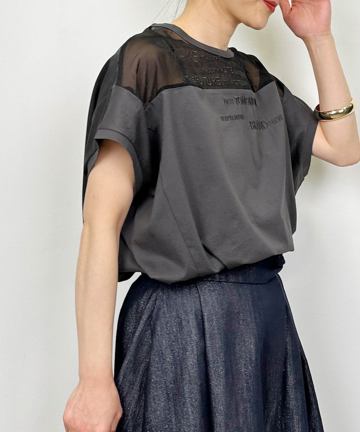 model：H164　着用サイズ：M　チャコールグレー