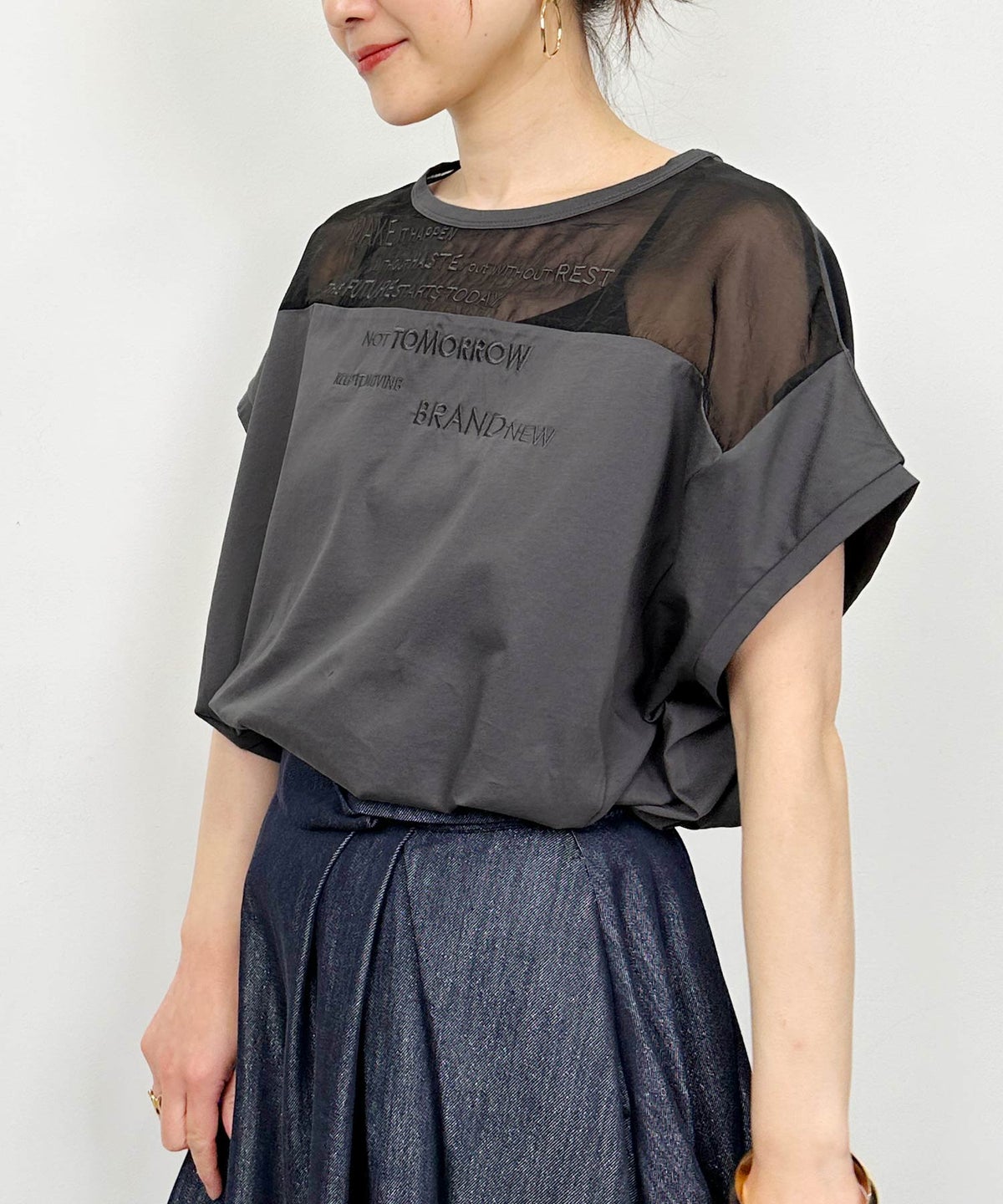 model：H164　着用サイズ：M　チャコールグレー