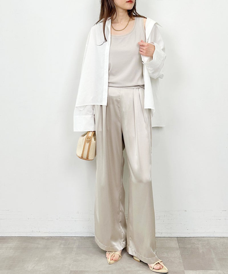 model：H164　着用サイズ：M　グレイッシュベージュ