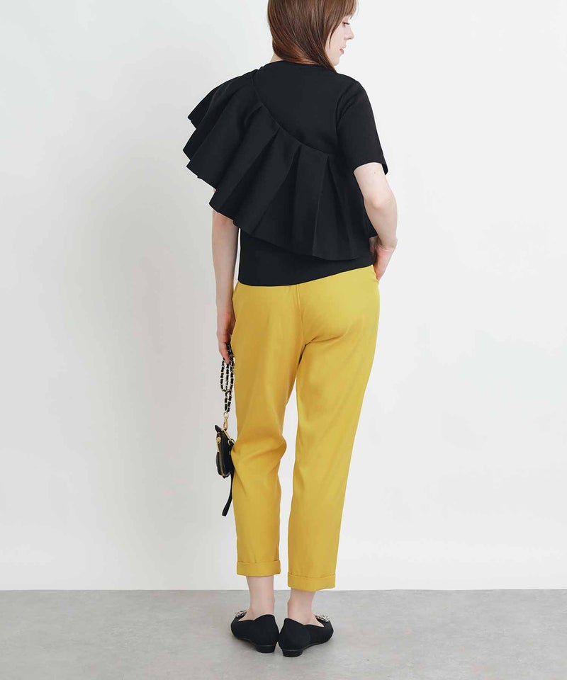 model：H160　着用サイズ：M　ブラック　ケープ：たすき掛け