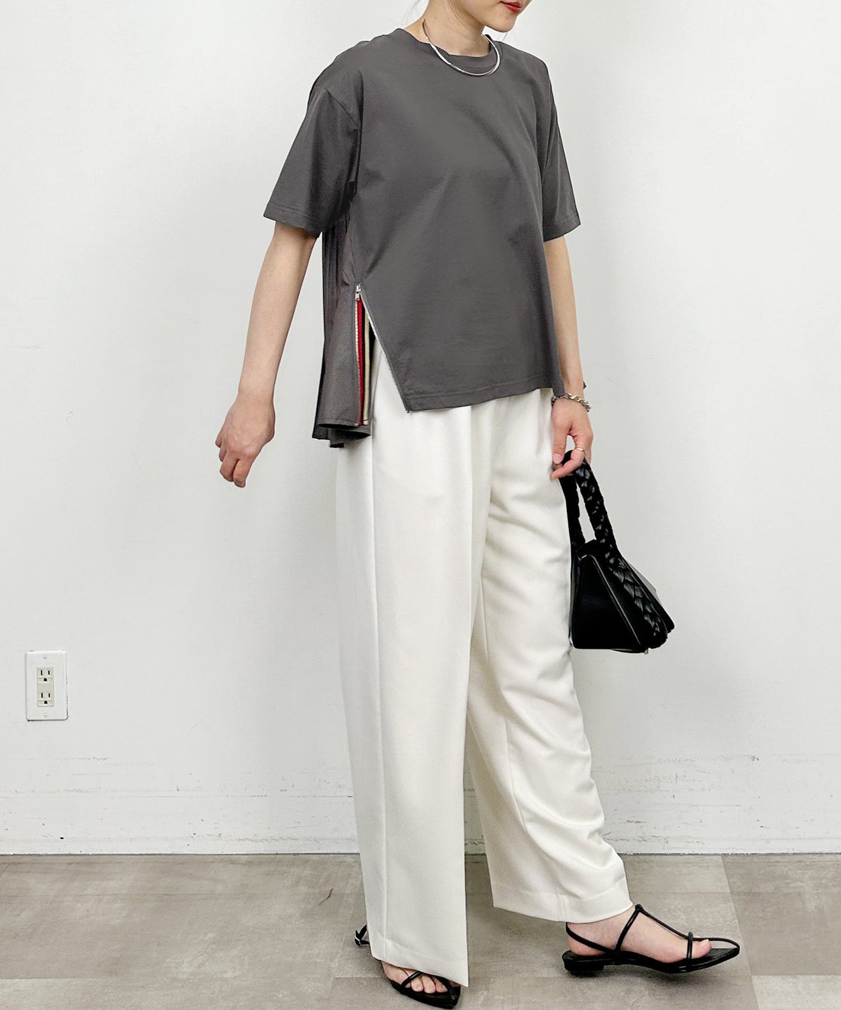 model：H164　着用サイズ：M　チャコールグレー