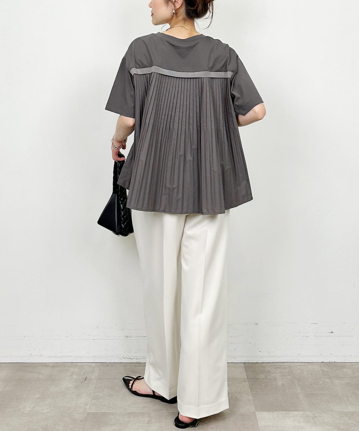 model：H164　着用サイズ：M　チャコールグレー