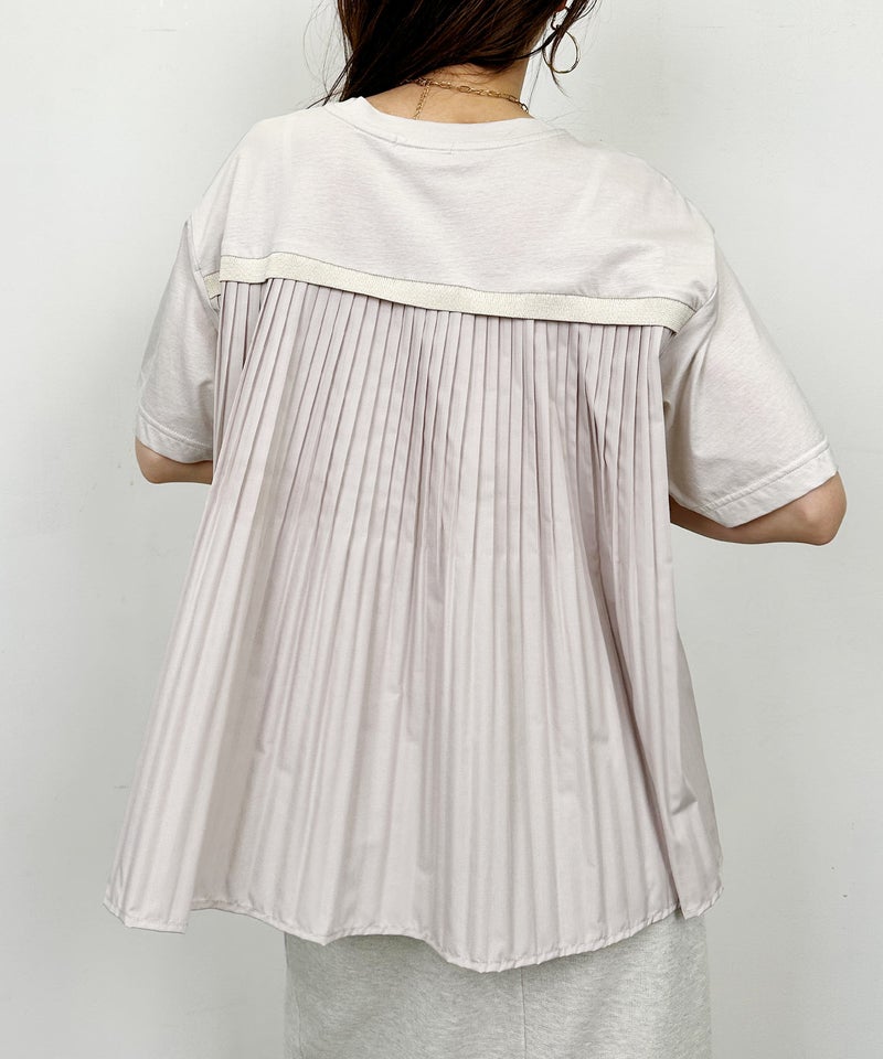 model：H164　着用サイズ：M　グレイッシュベージュ