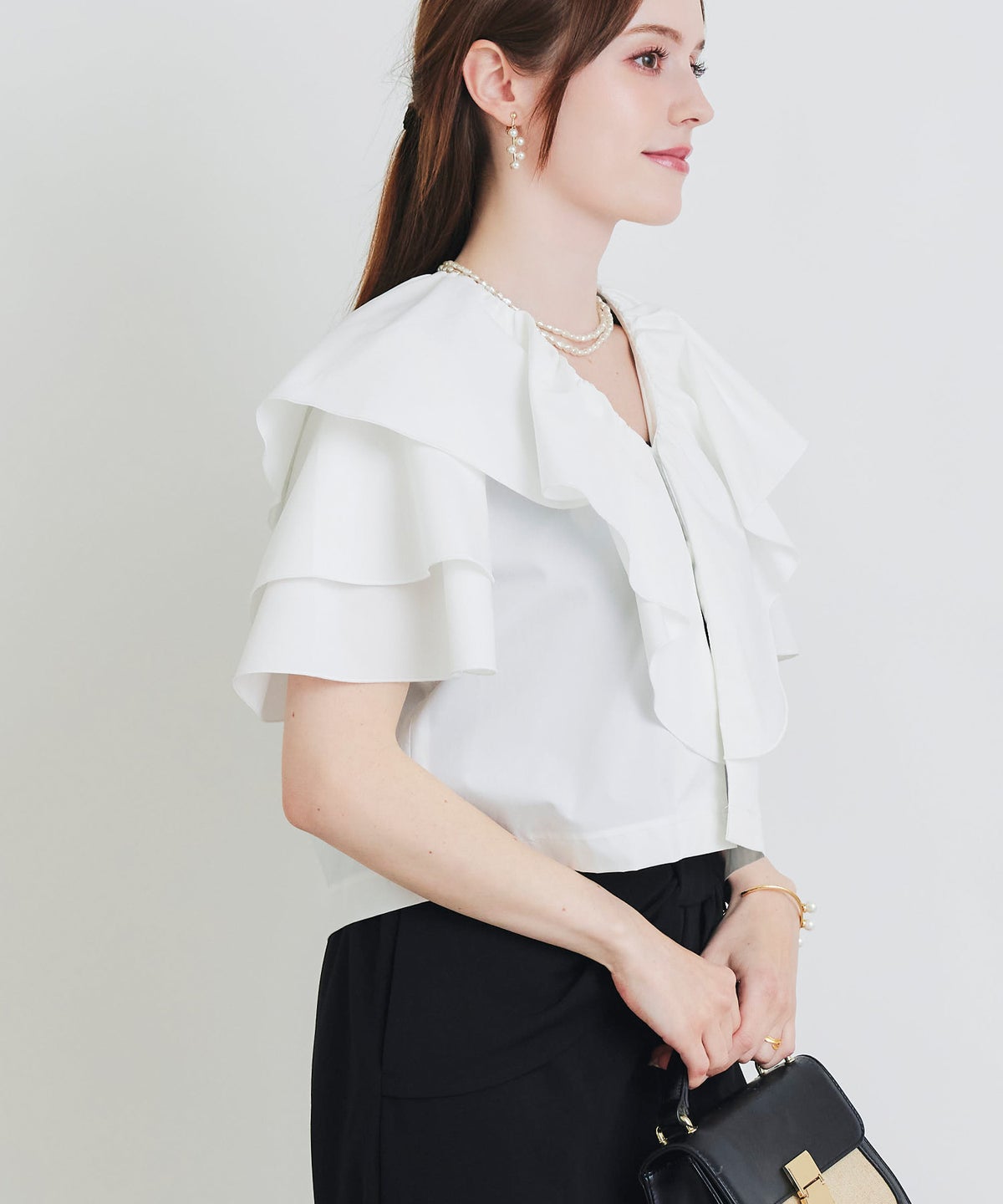 model：H160　着用サイズ：M　オフホワイト