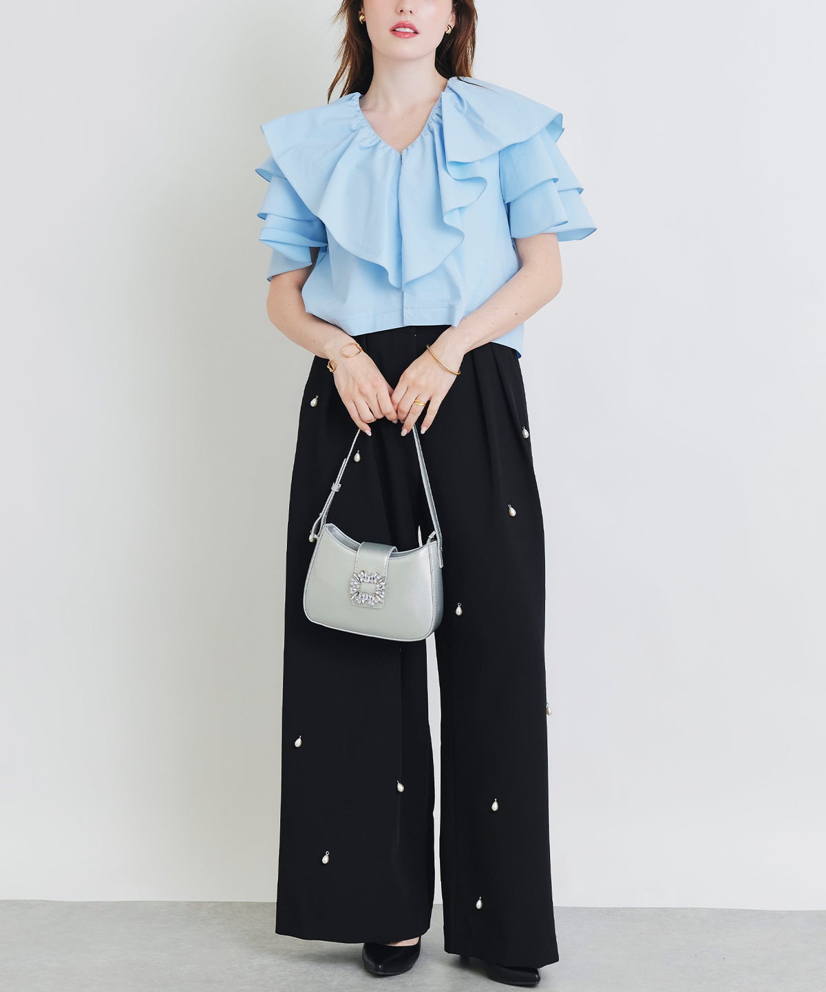 model：H160　着用サイズ：M　サックスブルー