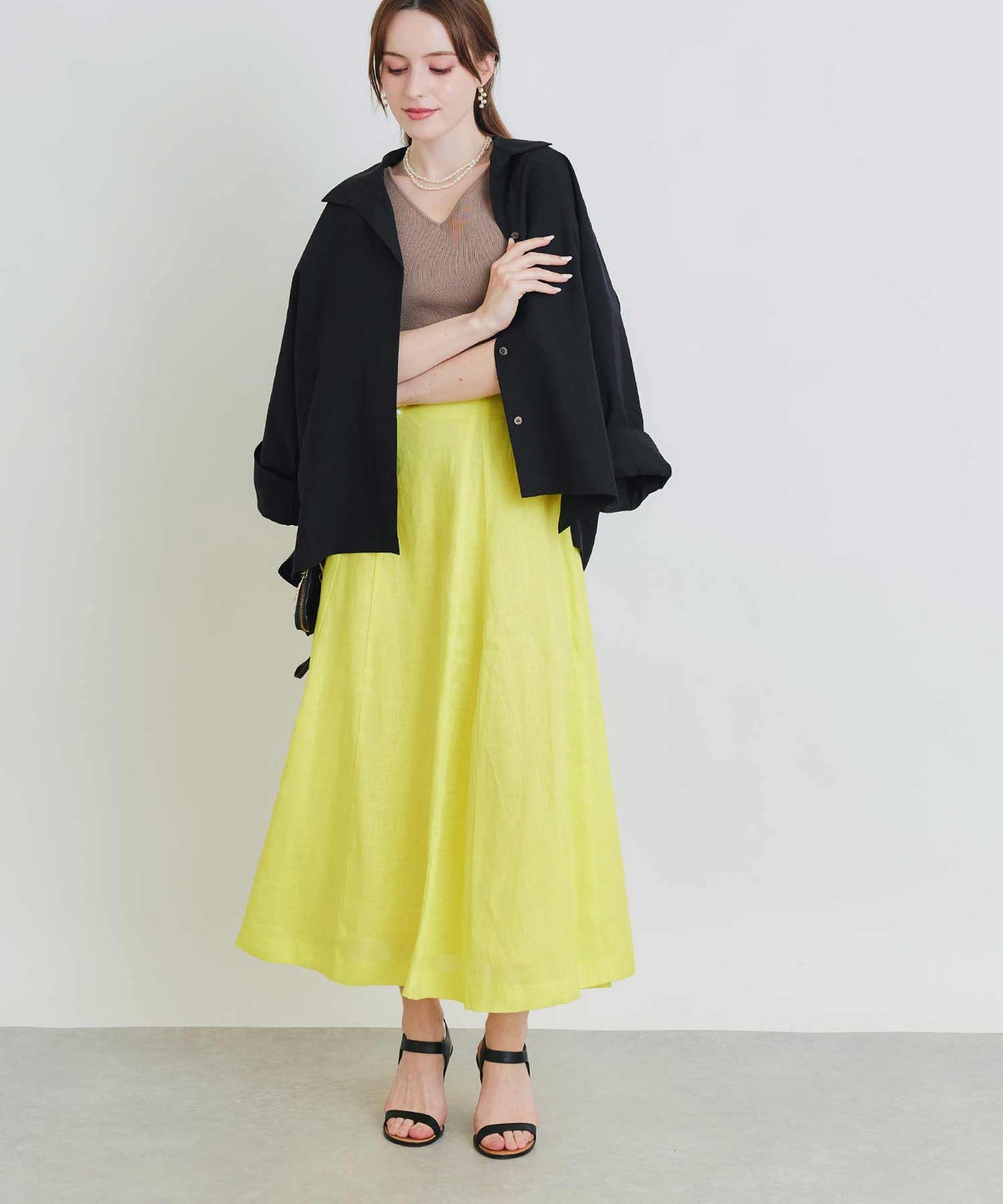 model：H160　着用サイズ：M　ベージュ