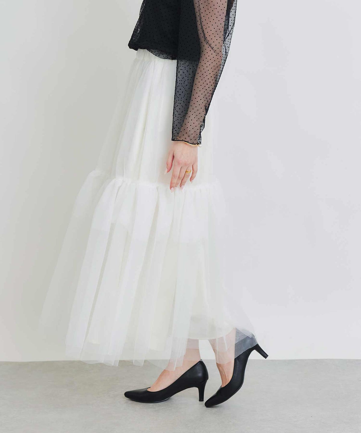 model：H160　着用サイズ：M　オフホワイト