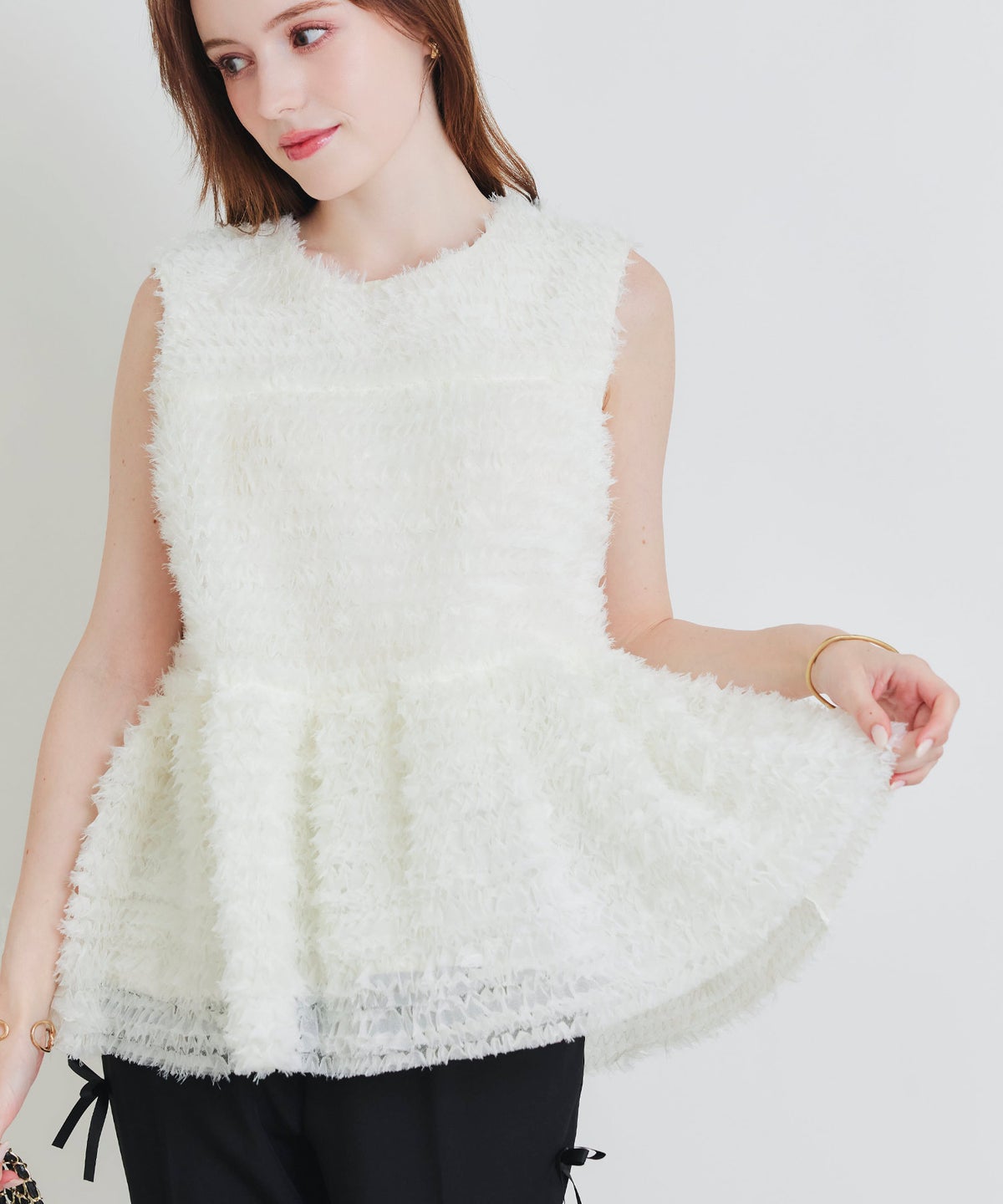 model：H160　着用サイズ：M　オフホワイト