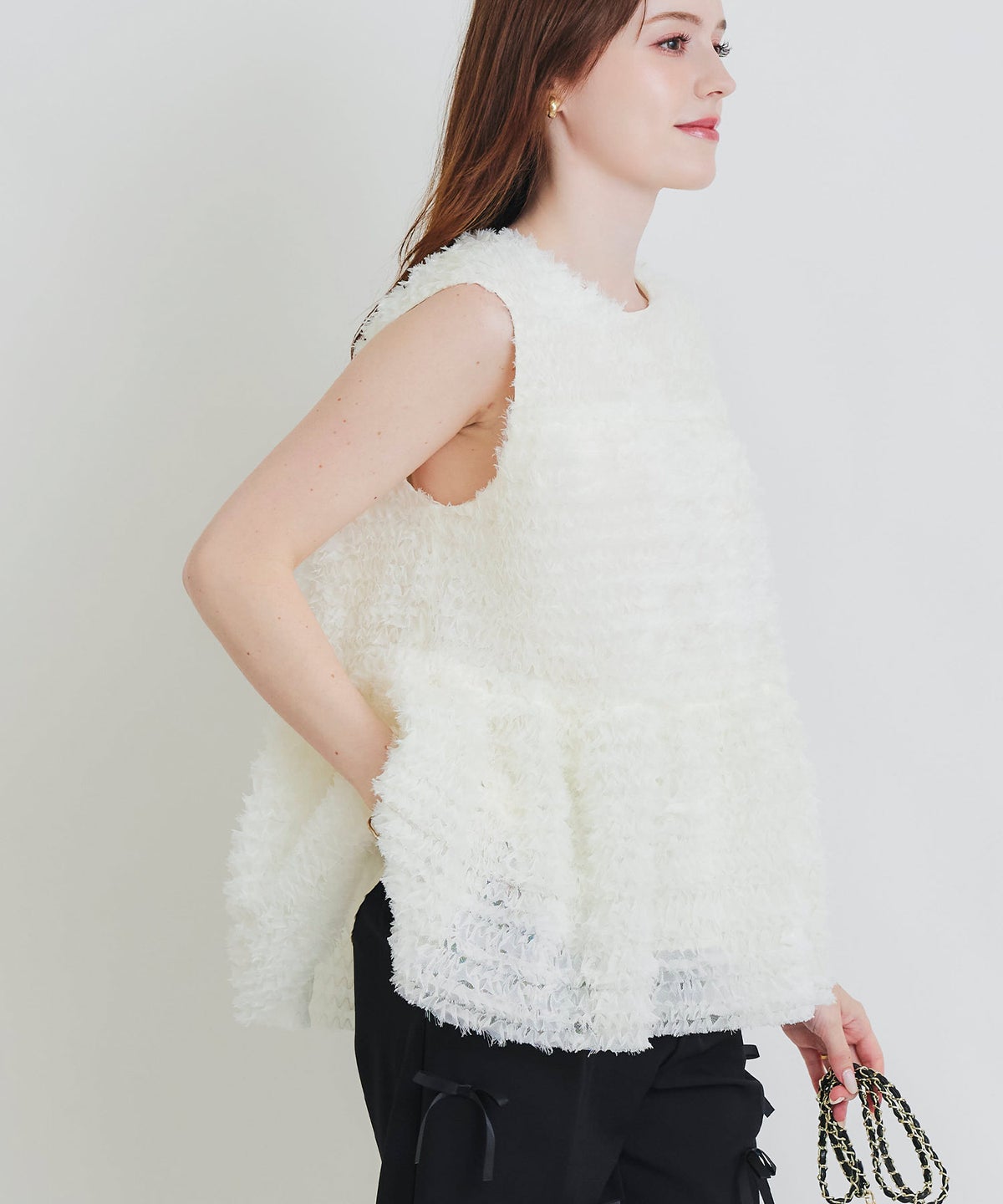 model：H160　着用サイズ：M　オフホワイト