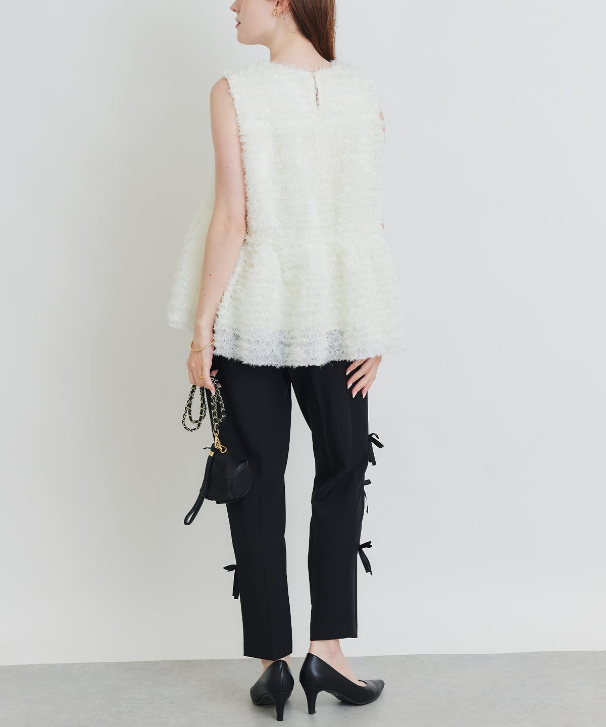 model：H160　着用サイズ：M　オフホワイト