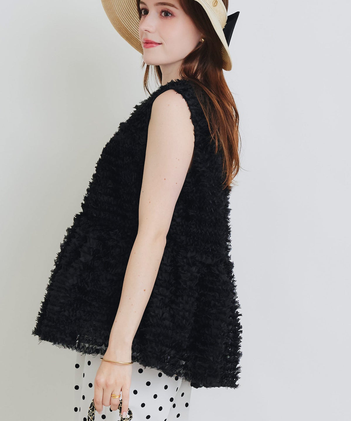 model：H160　着用サイズ：M　ブラック