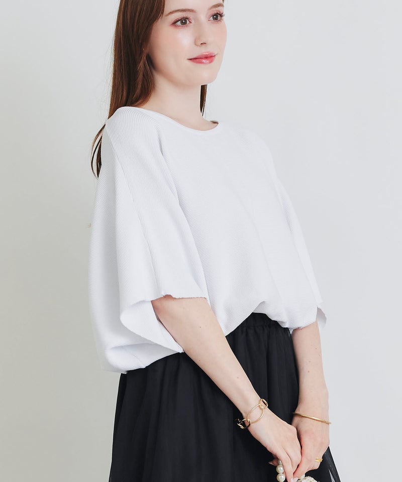 model：H160　着用サイズ：M　オフホワイト