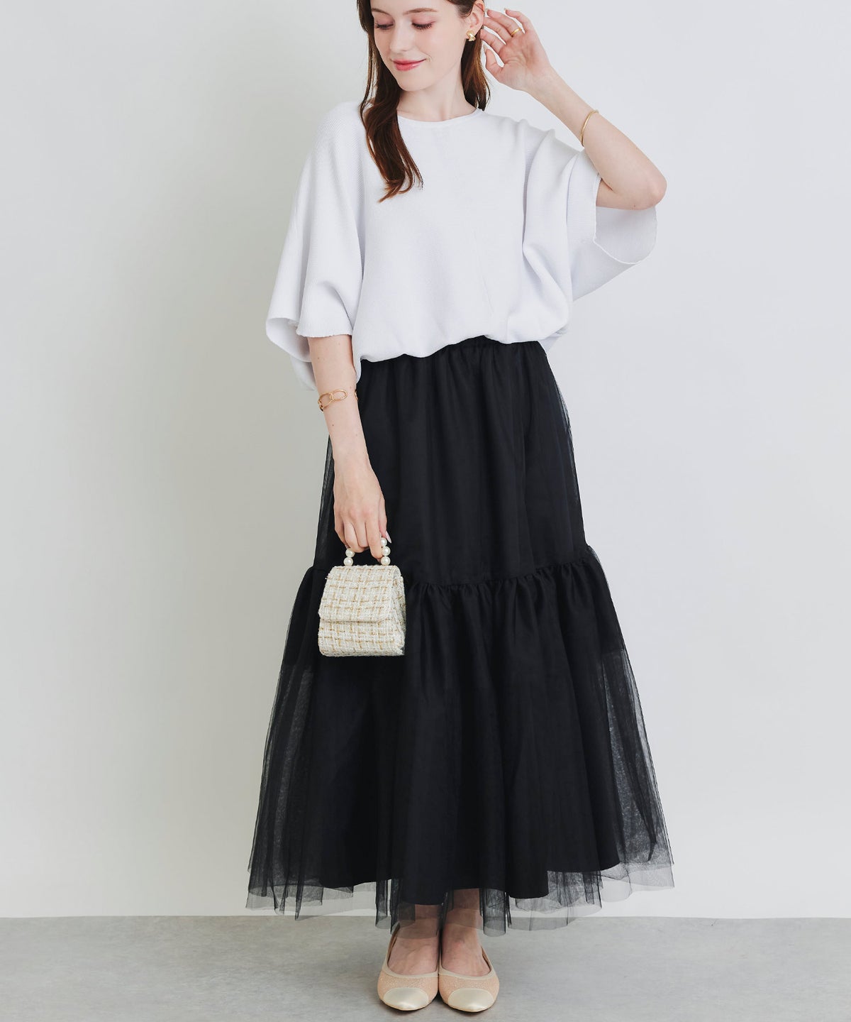 model：H160　着用サイズ：M　オフホワイト