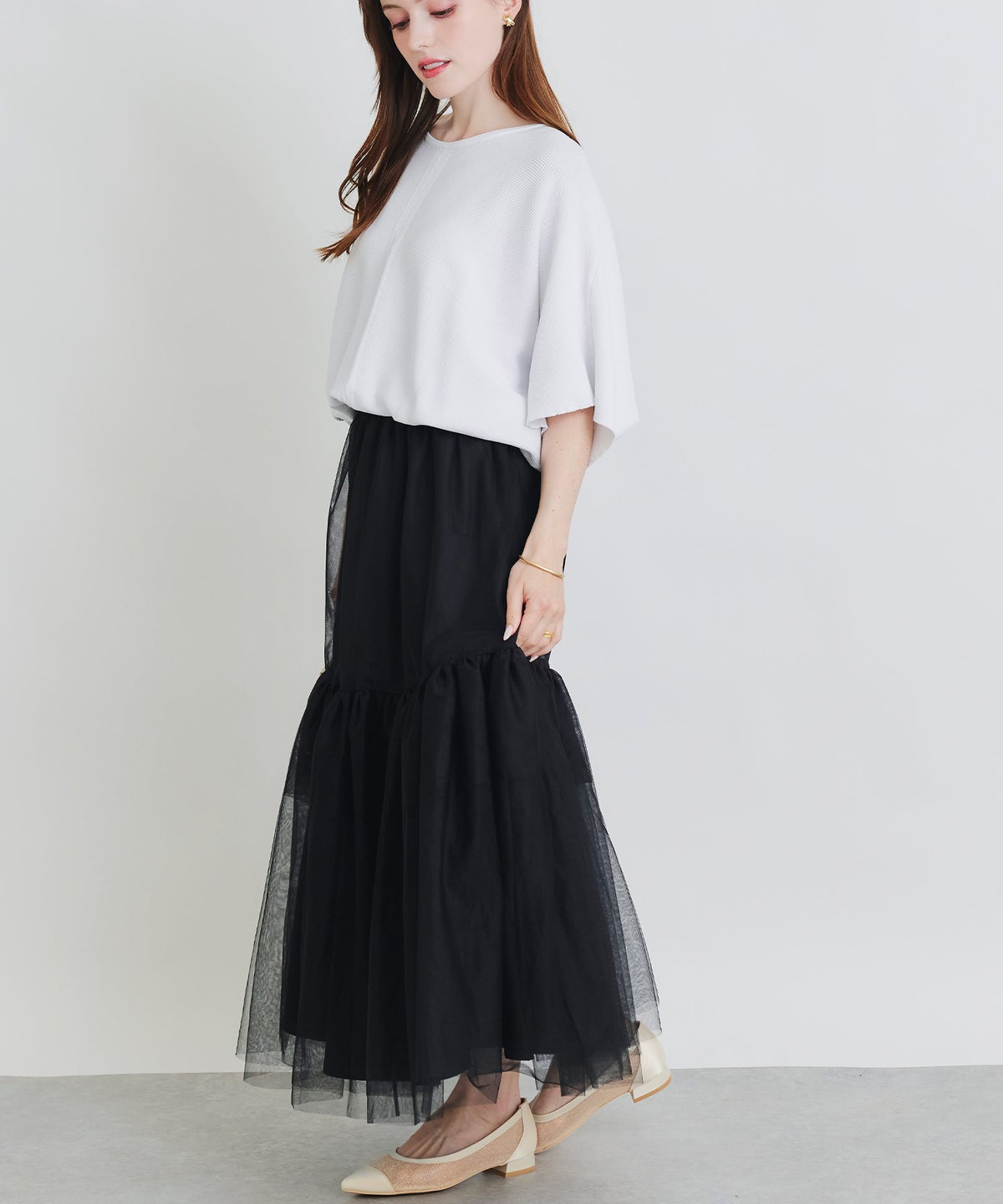 model：H160　着用サイズ：M　オフホワイト