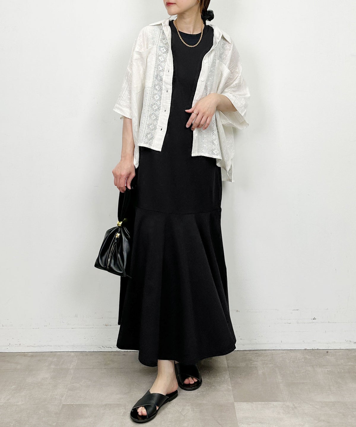 model：H164　着用サイズ：M　オフホワイト