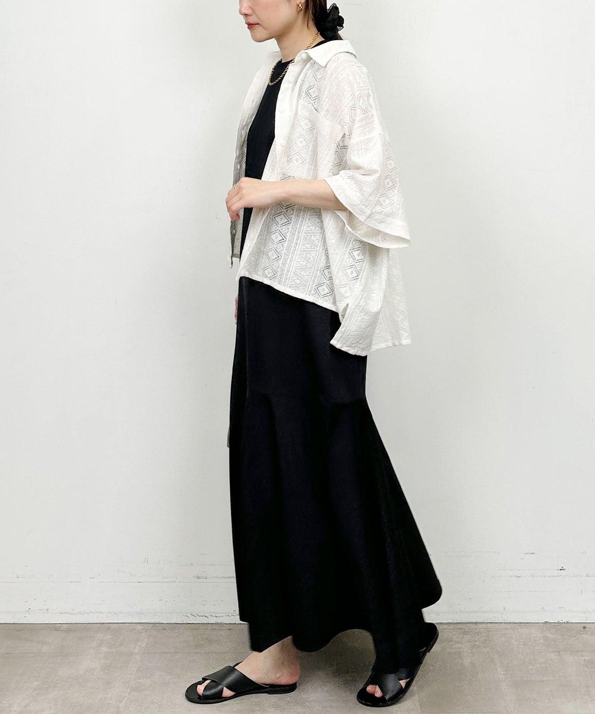 model：H164　着用サイズ：M　オフホワイト