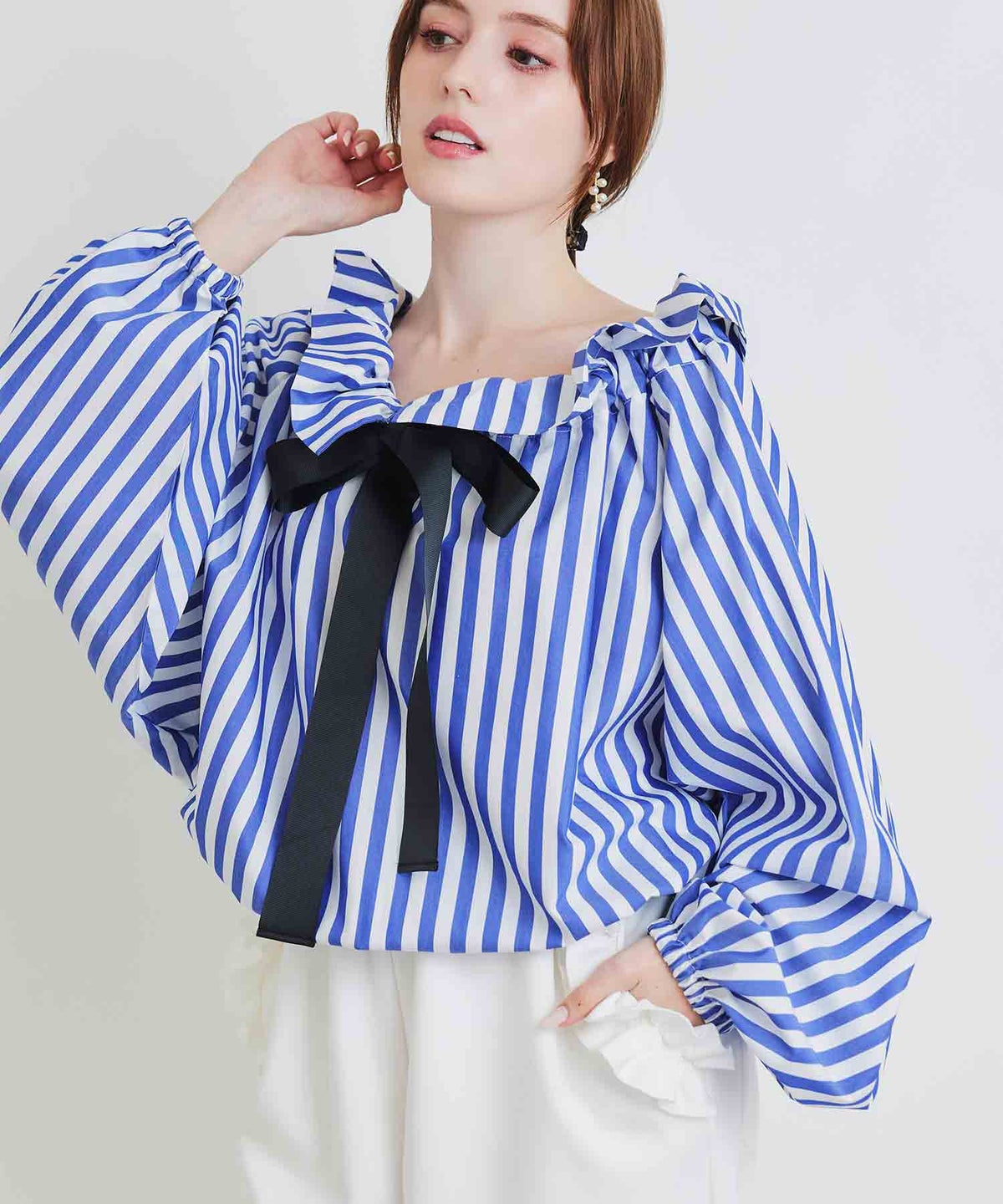 model：H160　着用サイズ：M　ブルー系その他