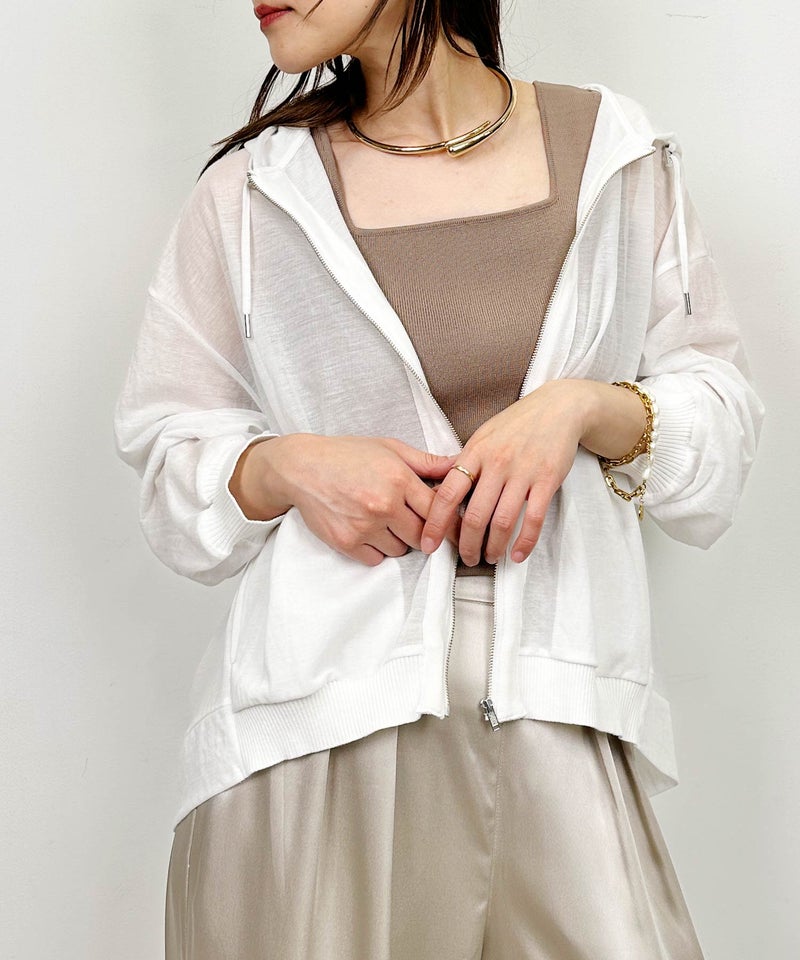 model：H164　着用サイズ：M　オフホワイト