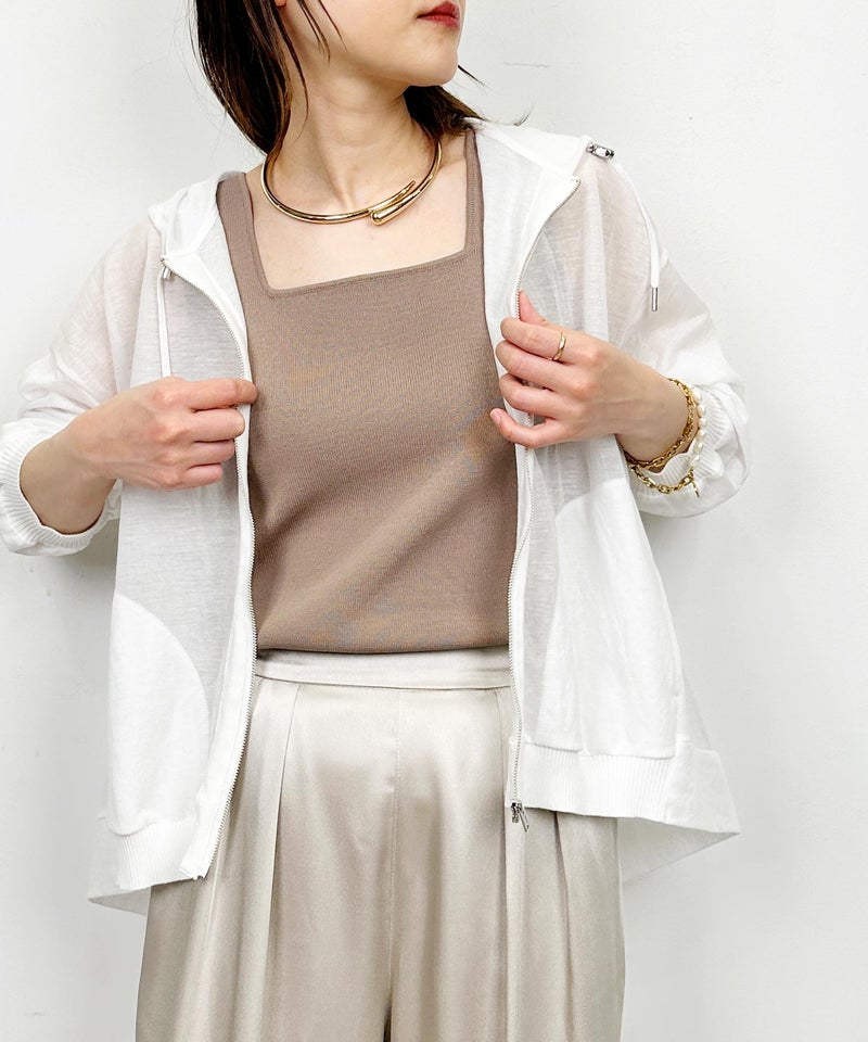 model：H164　着用サイズ：M　オフホワイト