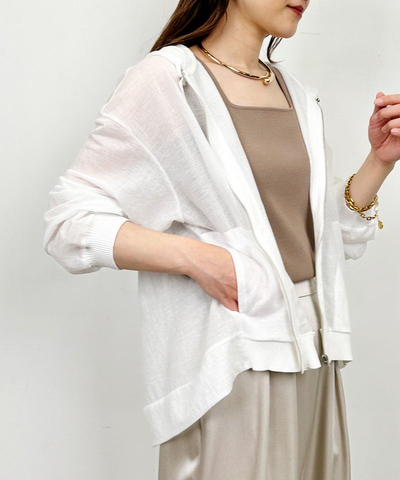 model：H164　着用サイズ：M　オフホワイト