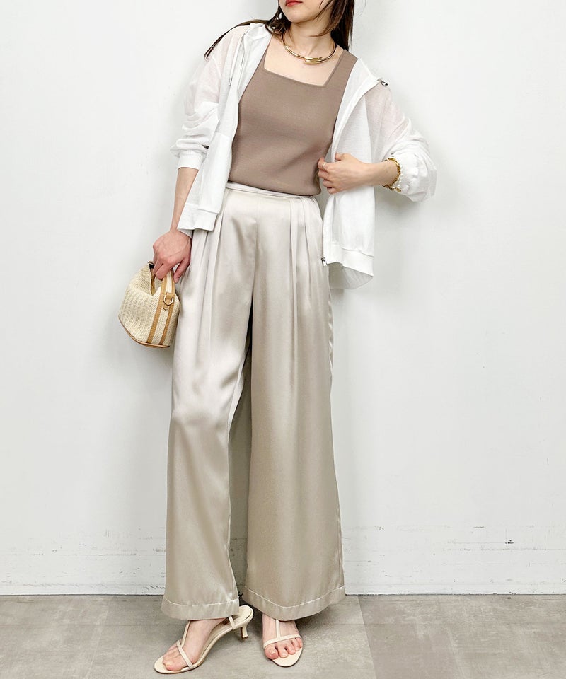 model：H164　着用サイズ：M　オフホワイト