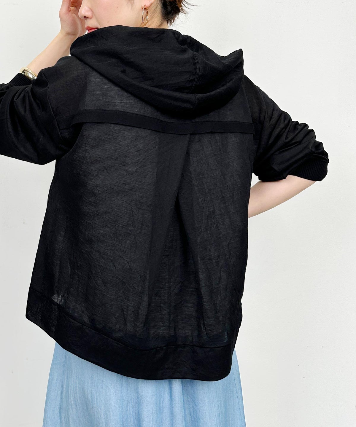 model：H164　着用サイズ：M　ブラック