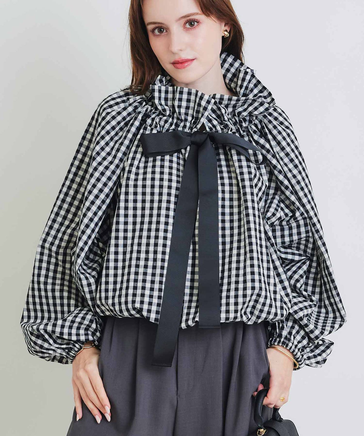 model：H160　着用サイズ：M　ブラック