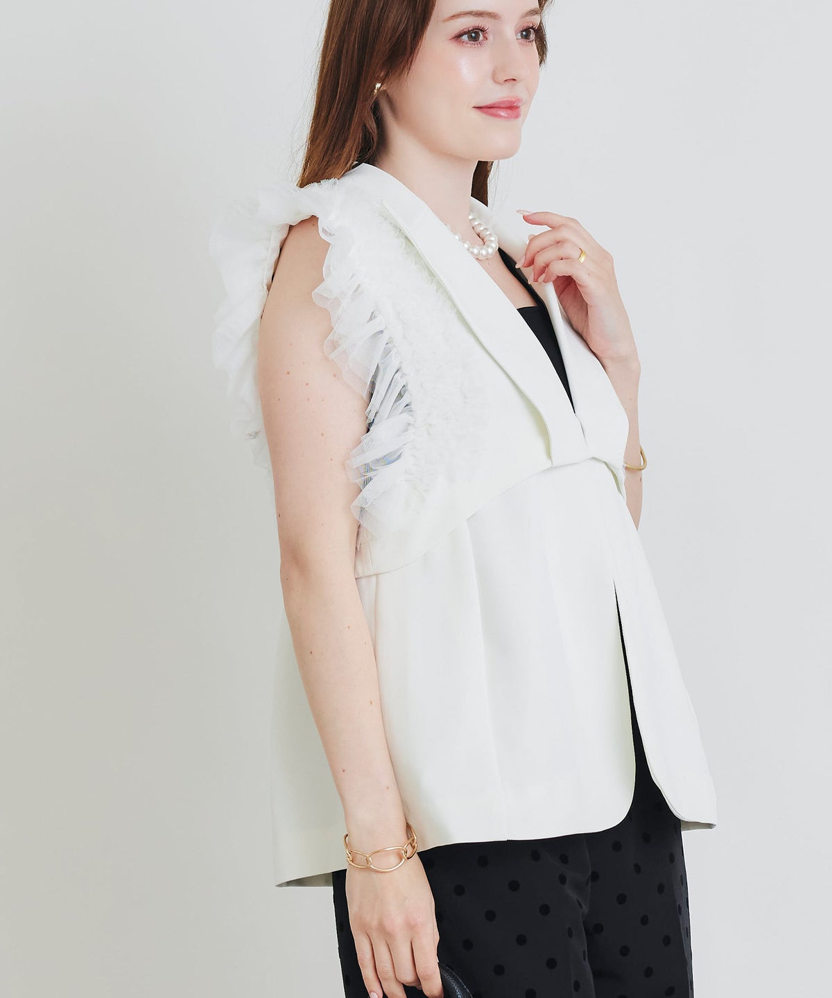 model：H160　着用サイズ：M　オフホワイト