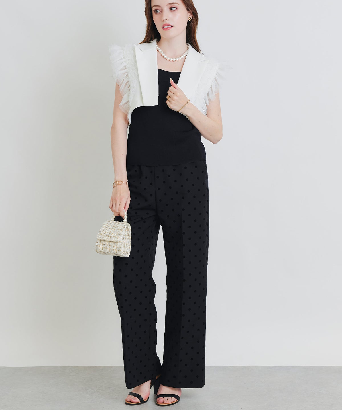 model：H160　着用サイズ：M　オフホワイト　ショートバージョン