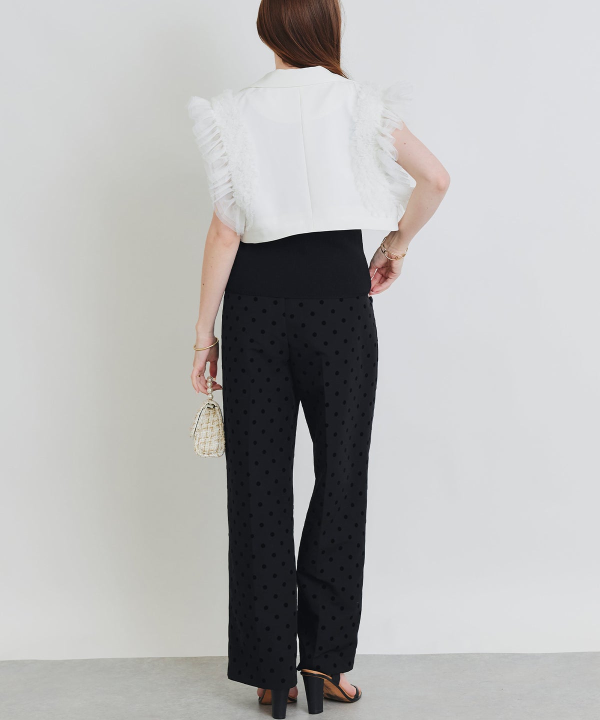 model：H160　着用サイズ：M　オフホワイト　ショートバージョン