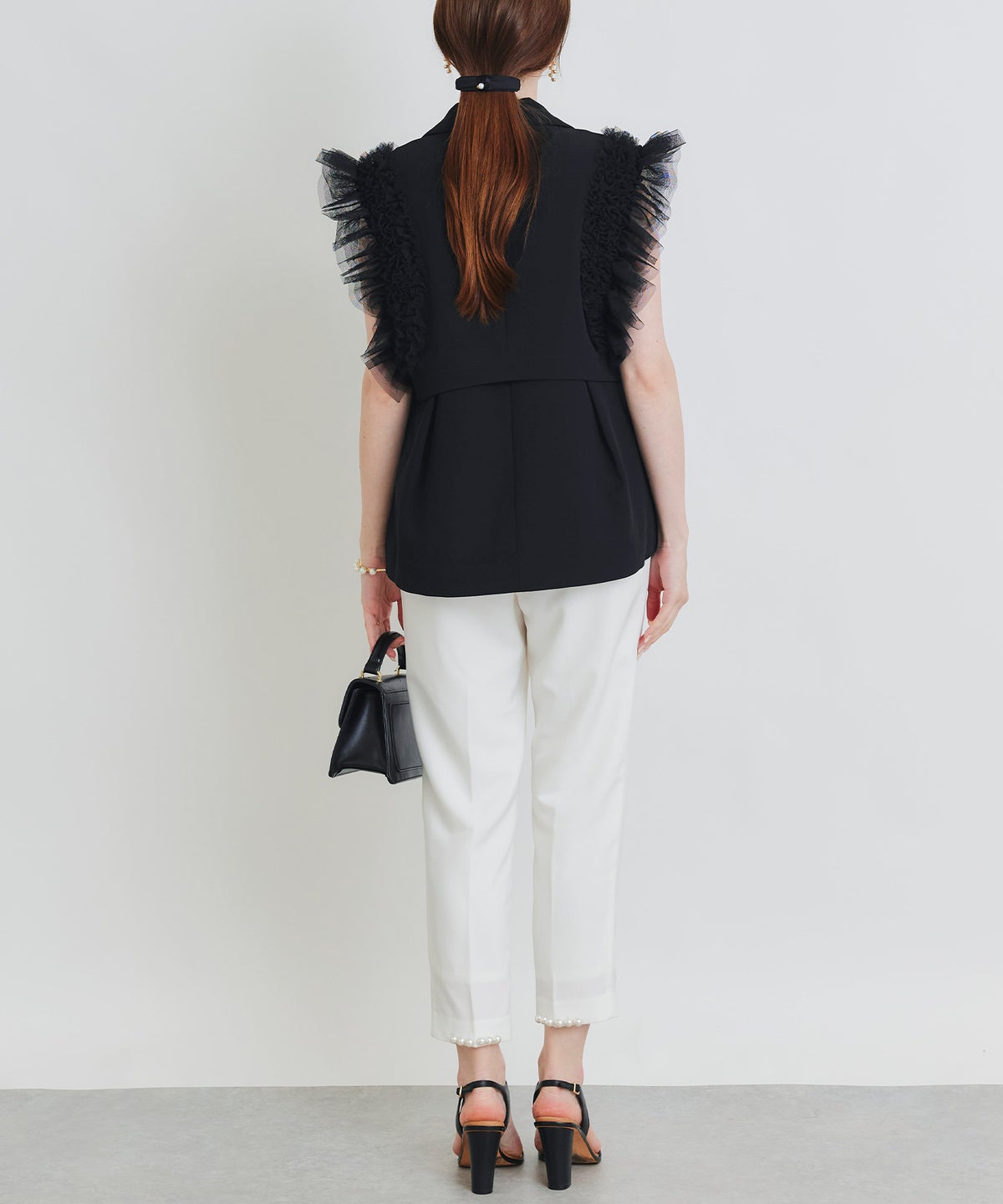 model：H160　着用サイズ：M　ブラック