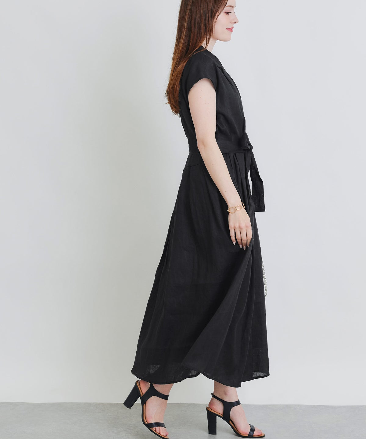 model：H160　着用サイズ：M　ブラック