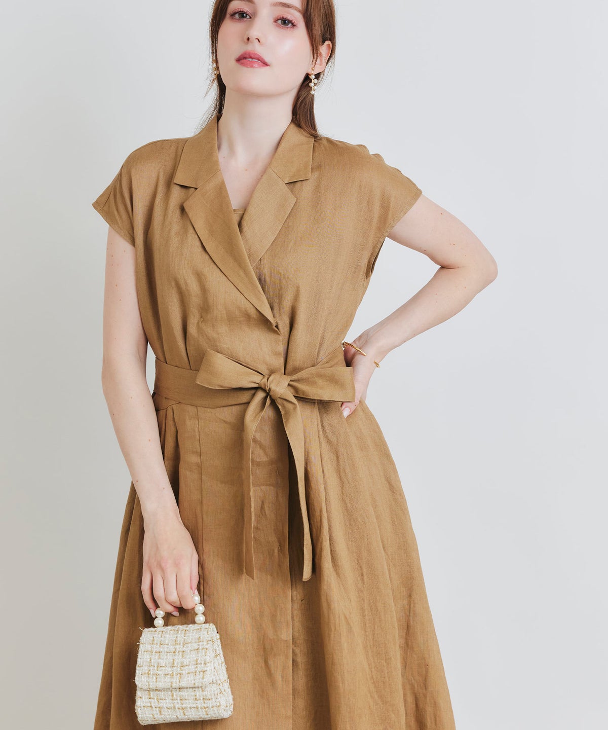 model：H160　着用サイズ：M　モカ