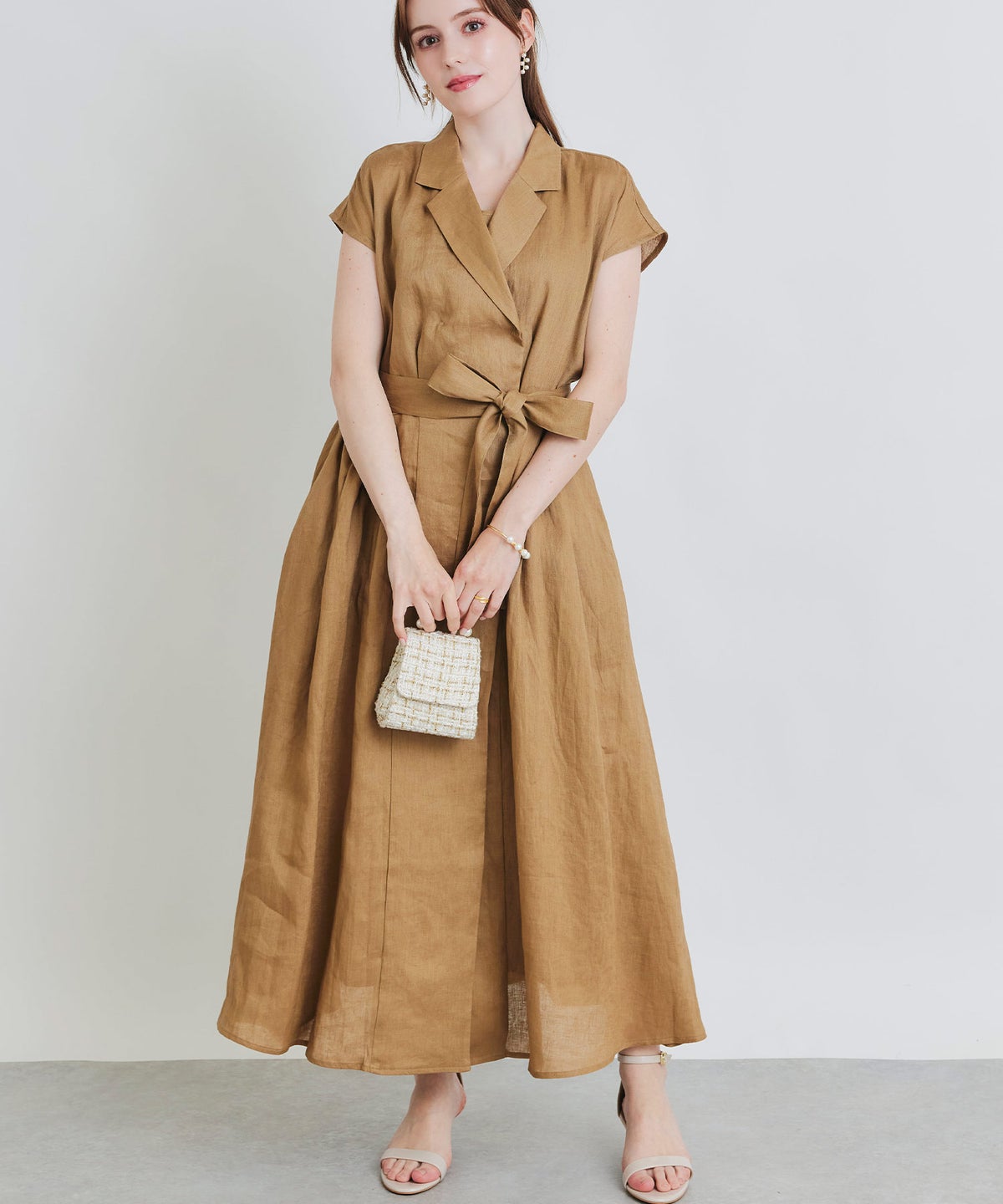 model：H160　着用サイズ：M　モカ