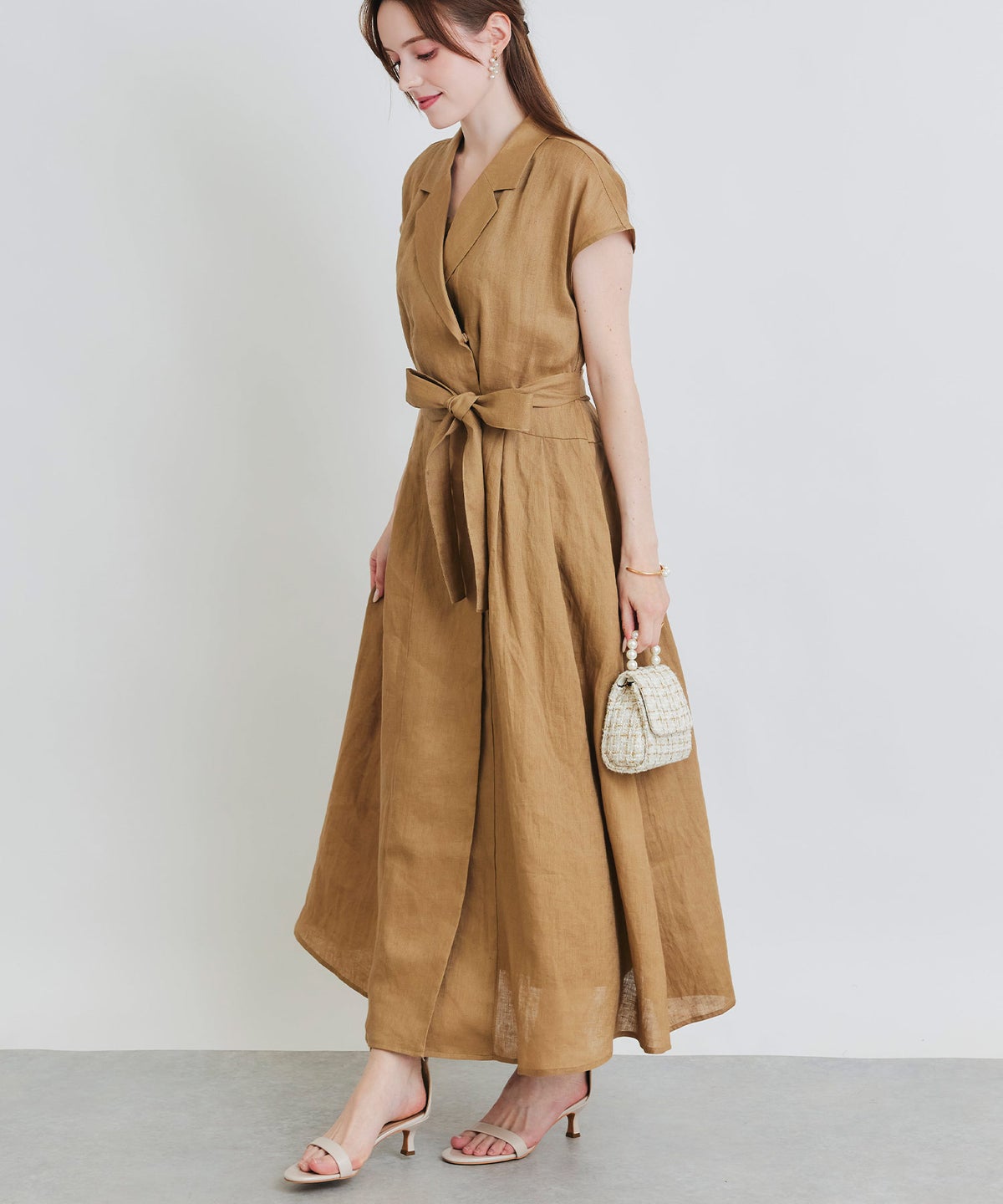 model：H160　着用サイズ：M　モカ