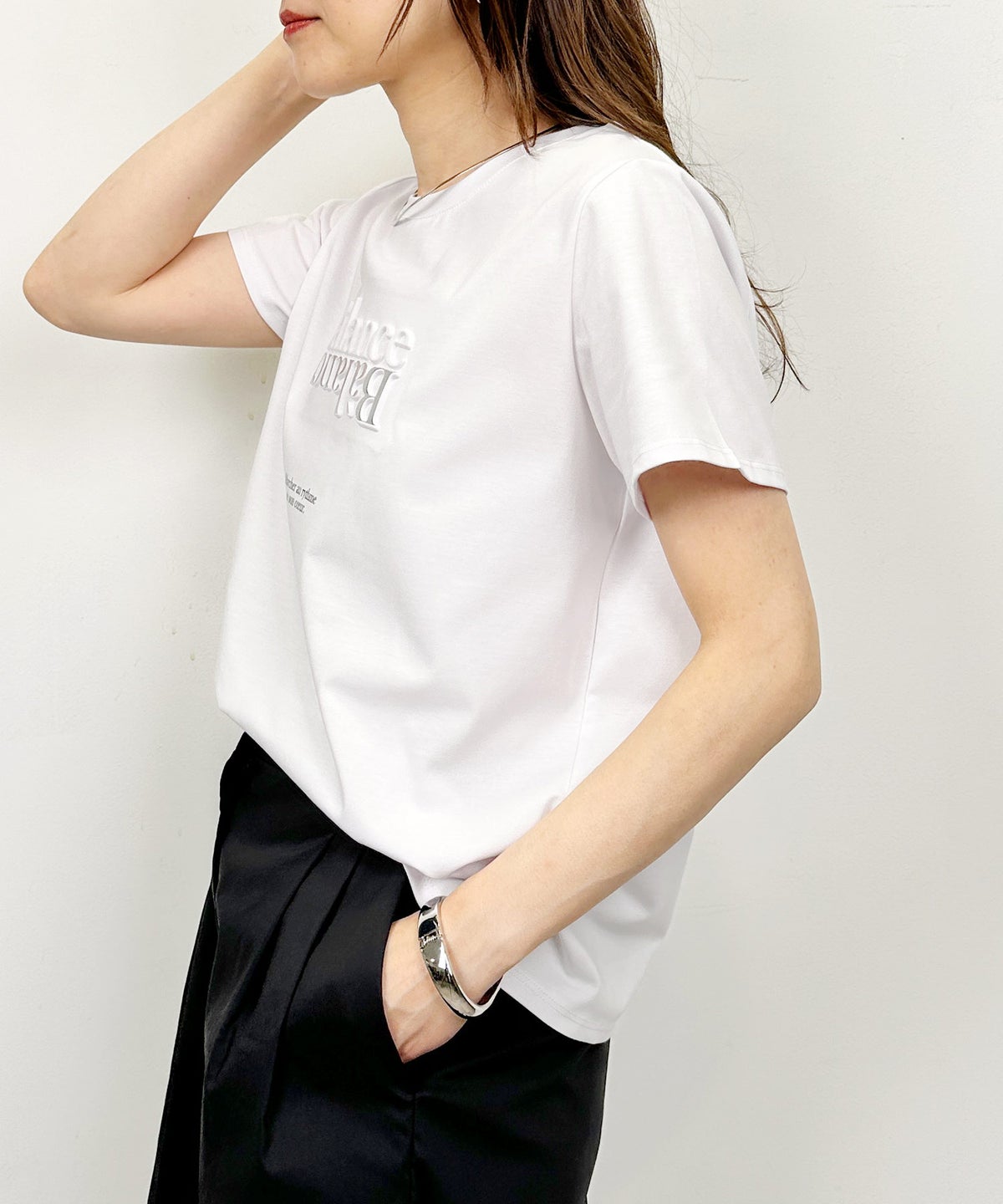 model：H164　着用サイズ：M　オフホワイト