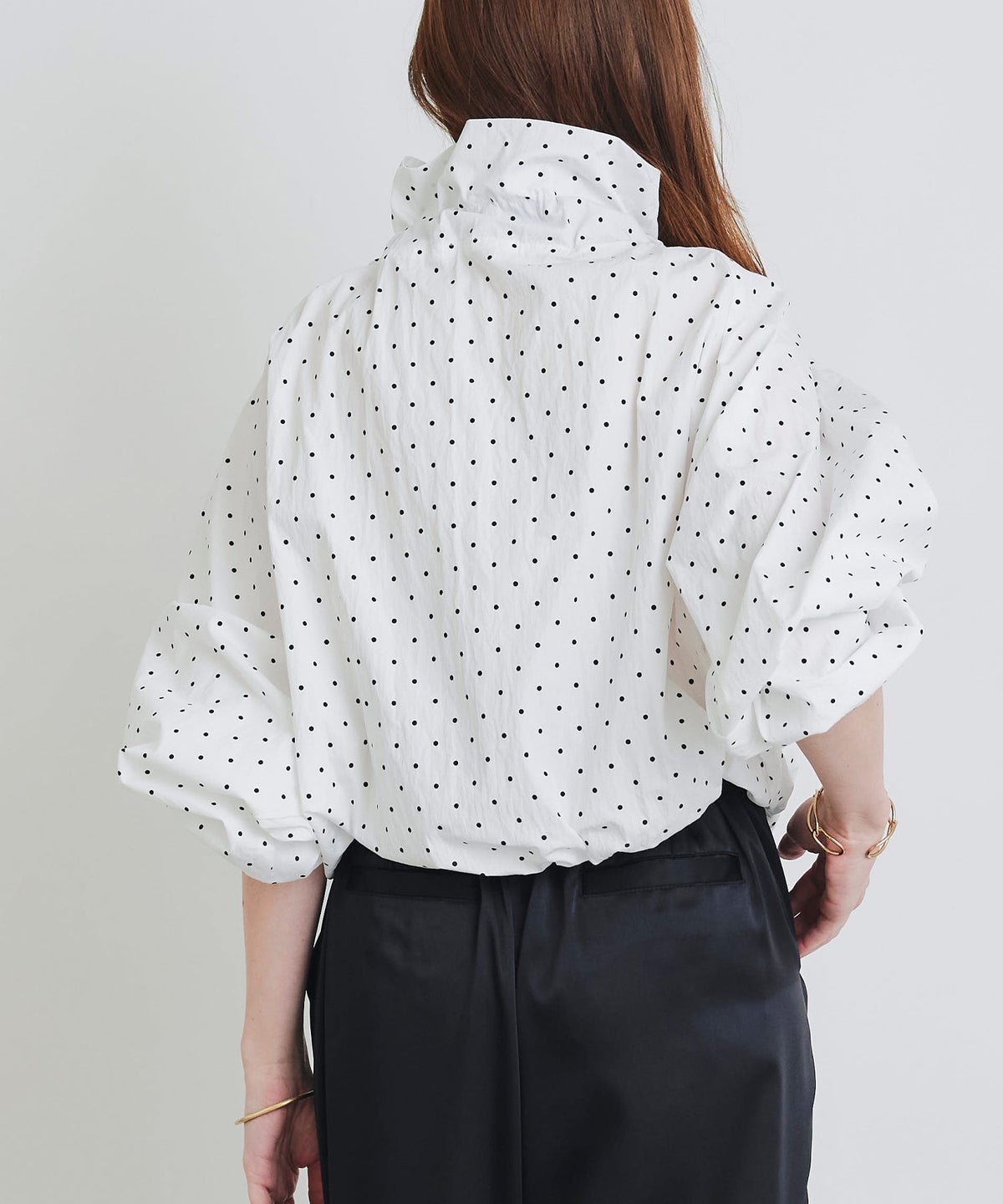 model：H160　着用サイズ：M　ホワイト系その他