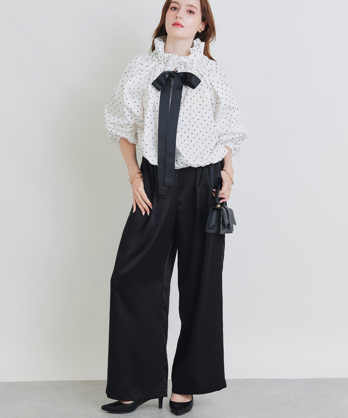 model：H160　着用サイズ：M　ホワイト系その他