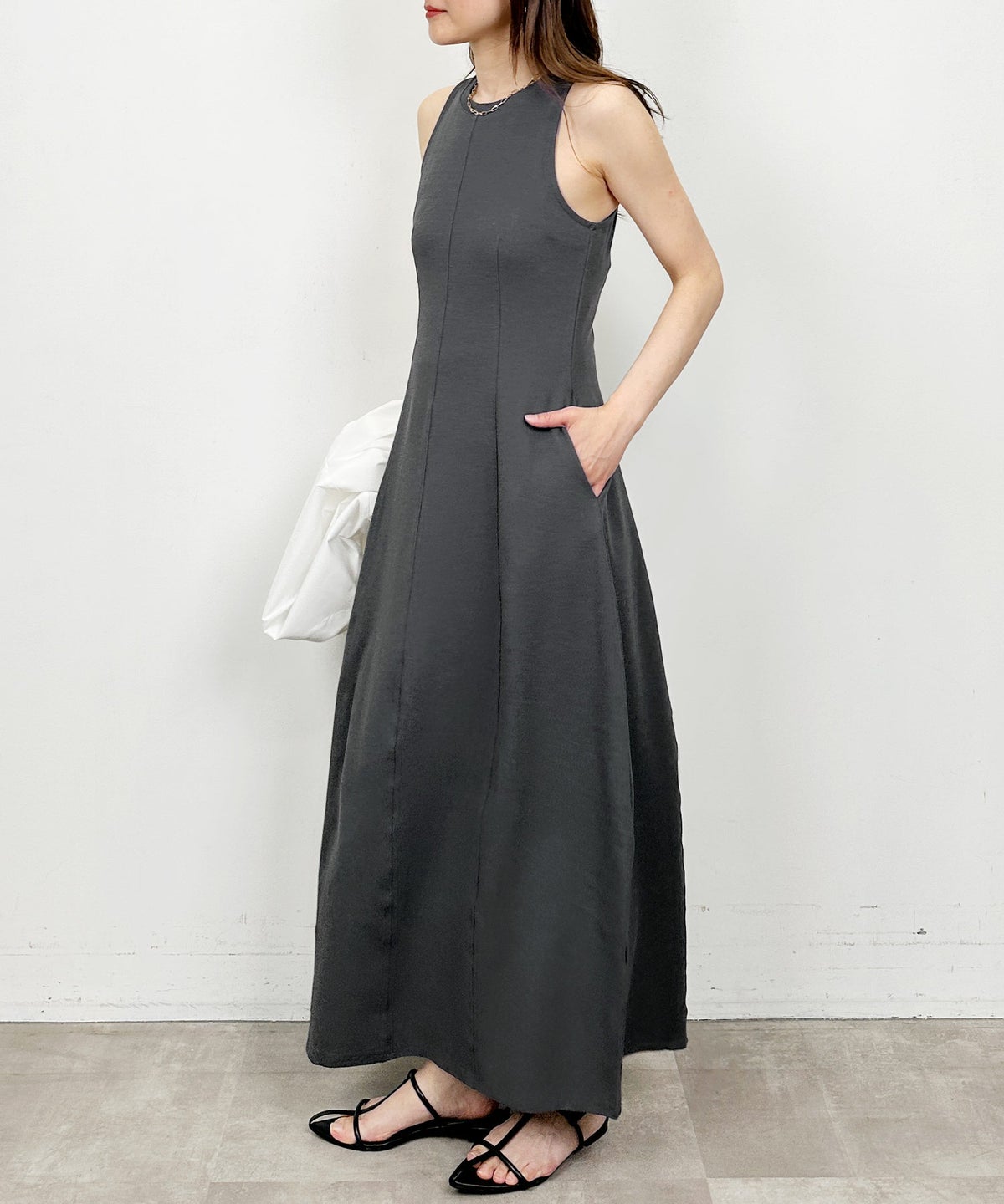 model：H164　着用サイズ：M　グレー